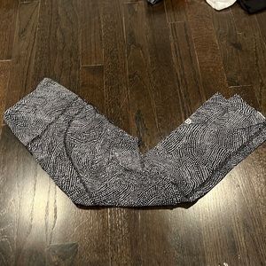 cropped Lululemon leggings